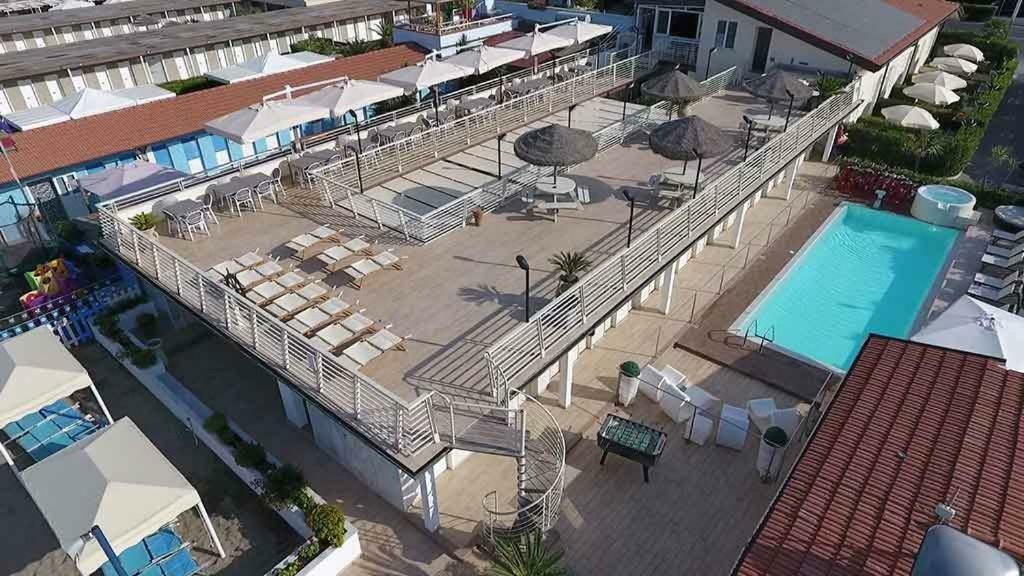 Hotel Delfino Marina Di Carrara Extérieur photo