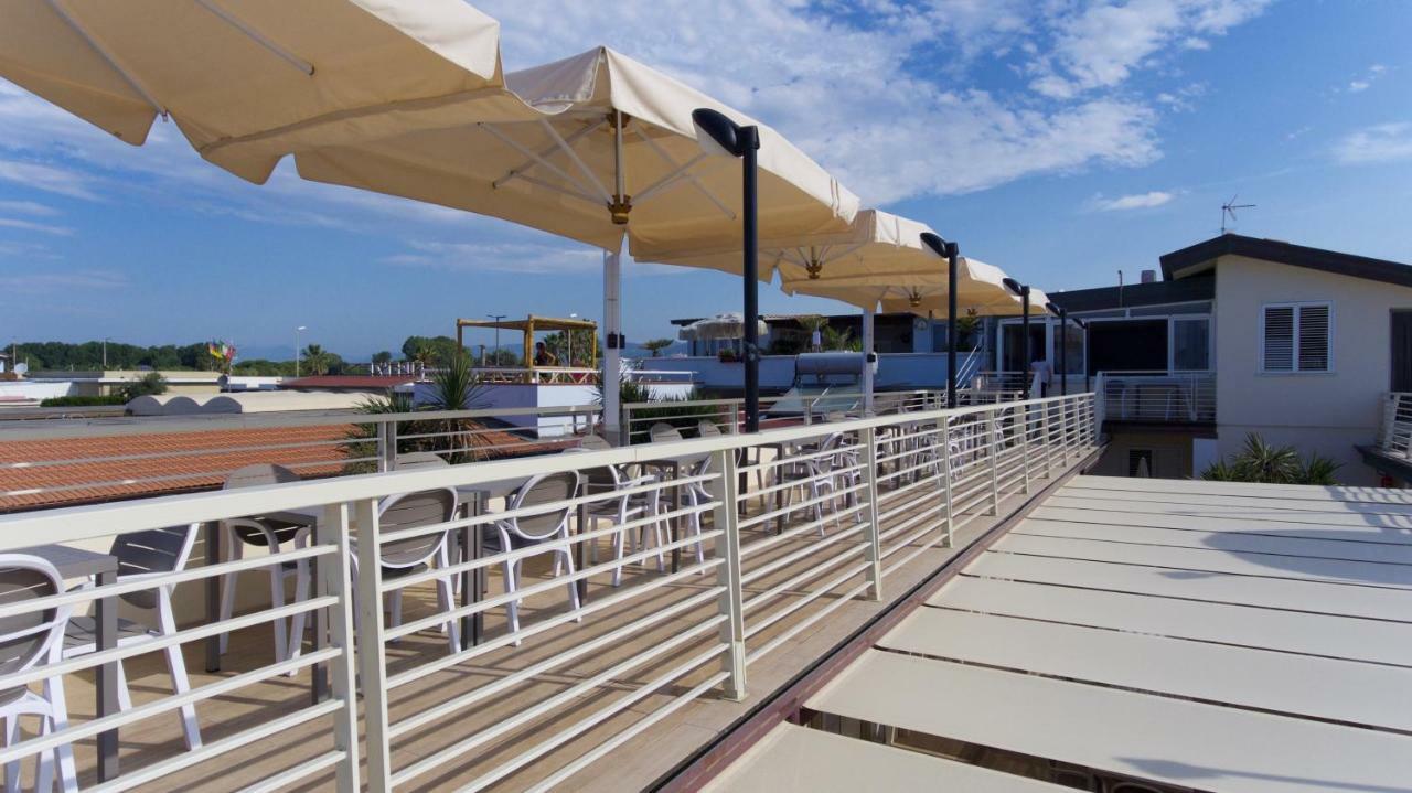 Hotel Delfino Marina Di Carrara Extérieur photo