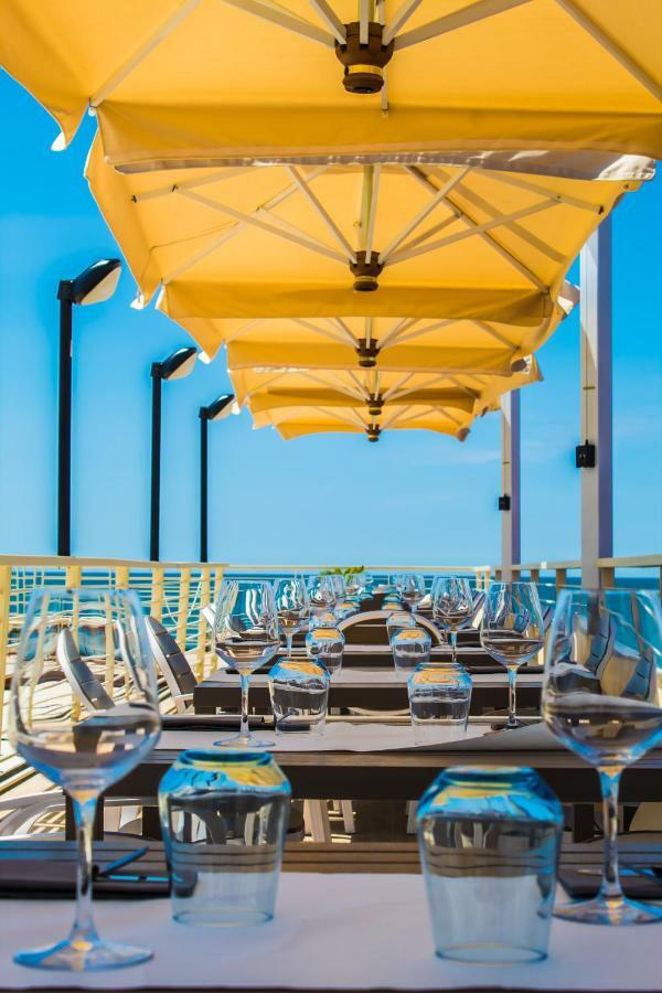 Hotel Delfino Marina Di Carrara Extérieur photo
